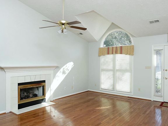 3rd image of 3555 Cave Hill Pl
