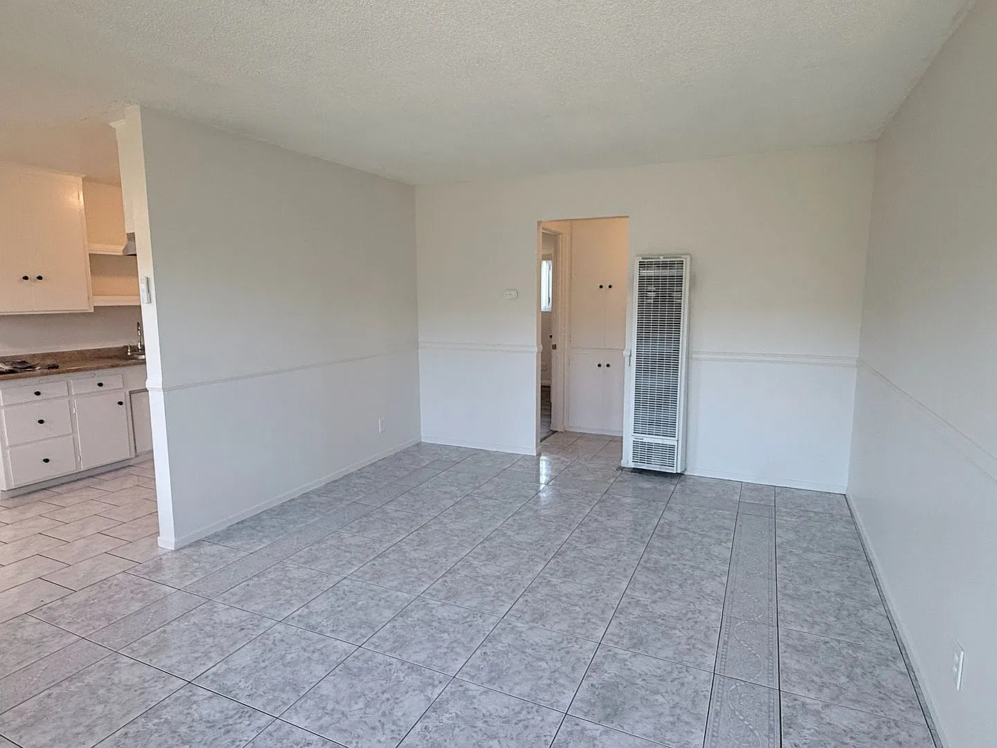 1-Bedroom Condo For Rent In la Puente — Photo 3