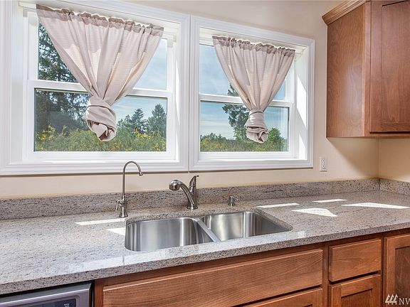 5th image of 22311 Aislinn Oir Ln SE