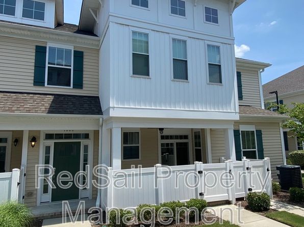 1008 Celia Ct