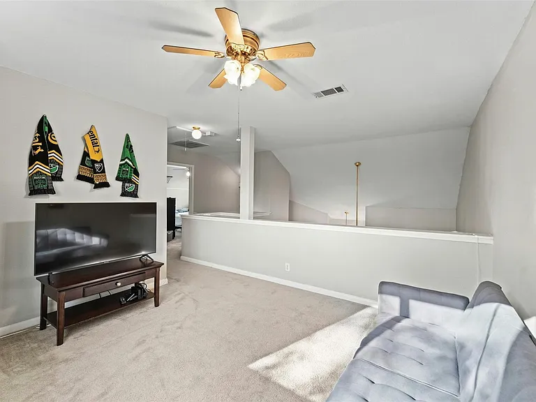 9000 Wellesley Dr — Photo 10