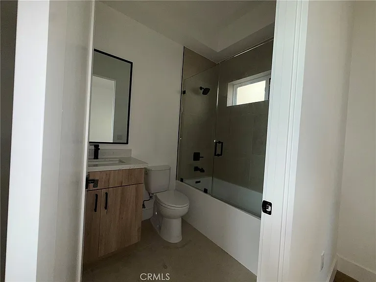 5044 Laurel Canyon Blvd — Photo 8
