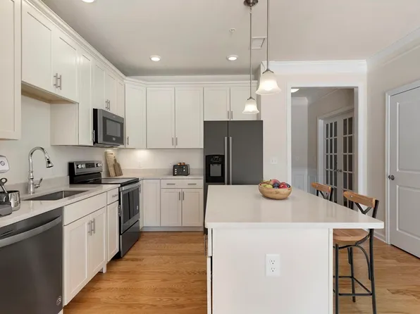 260 Martins Lndg #110, North Reading, MA 01864