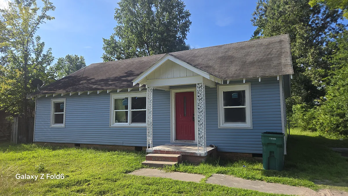 Building Photo - 102 W 26th Ave #7