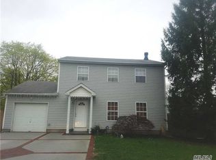 216 Crooked Hill Rd, Brentwood, NY 11717