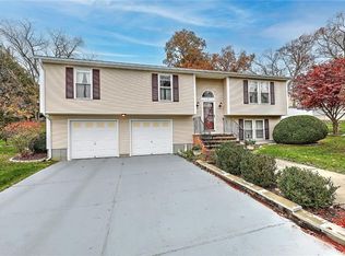 3 Rachella Ct, East Providence, RI 02914