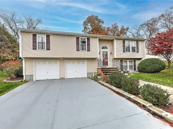 3 Rachella Ct, East Providence, RI 02914