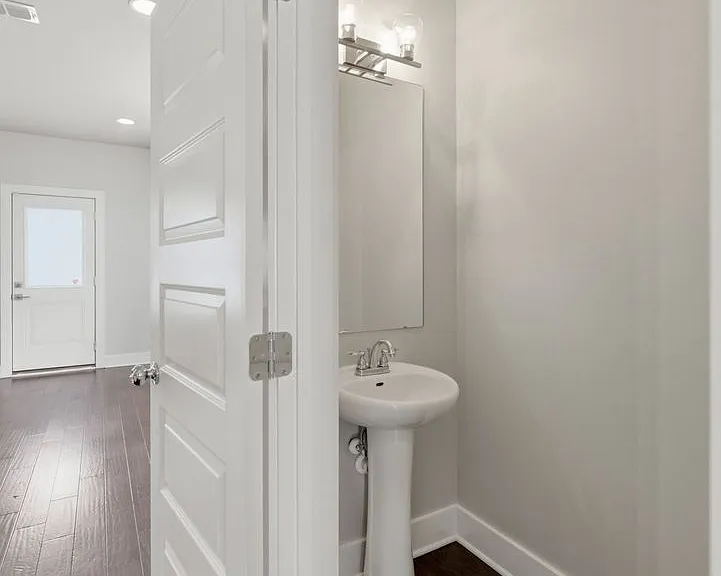 752 Cottage Park Dr — Photo 16