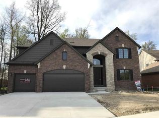 19840 Gloria Dr, Macomb, MI 48044