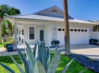 821 E 1st Ave, New Smyrna Beach, FL 32169