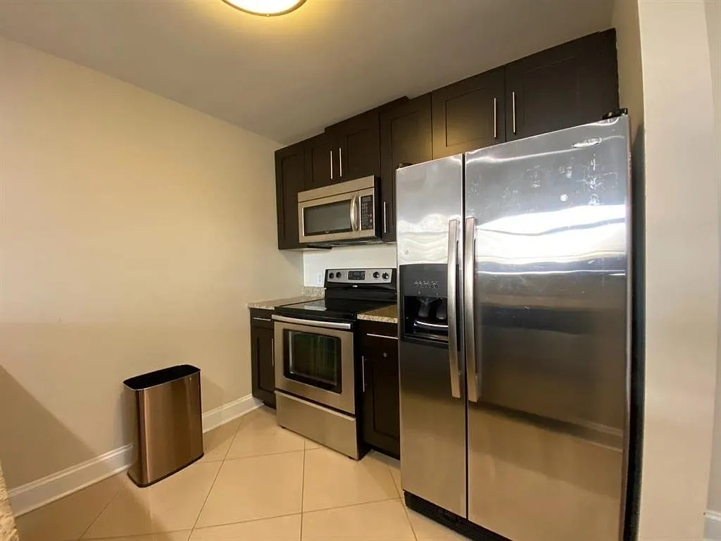 2 bed, 2.0 bath, $3,150 — Photo 3
