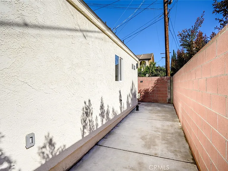 592 South St #A — Photo 21