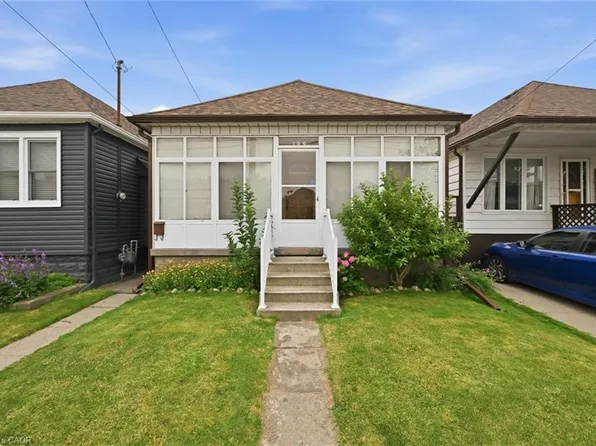 156 Hope Ave, Hamilton, ON L8H 2E8
