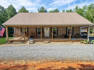 346 Badin Shores Cir, New London, NC 28127