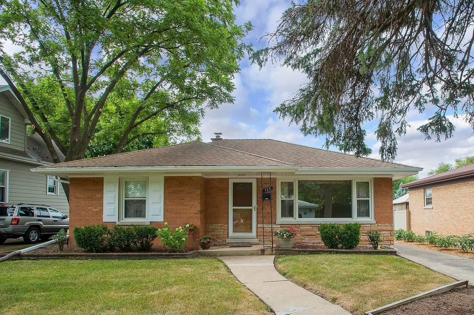 125 E Jackson St photo 1