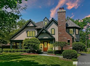 338 E Witchwood Ln, Lake Bluff, IL