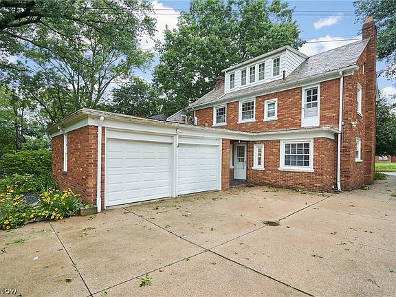 2nd image of 1296 Delia Ave