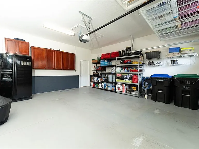 5917 Grassy Point Rd — Photo 22
