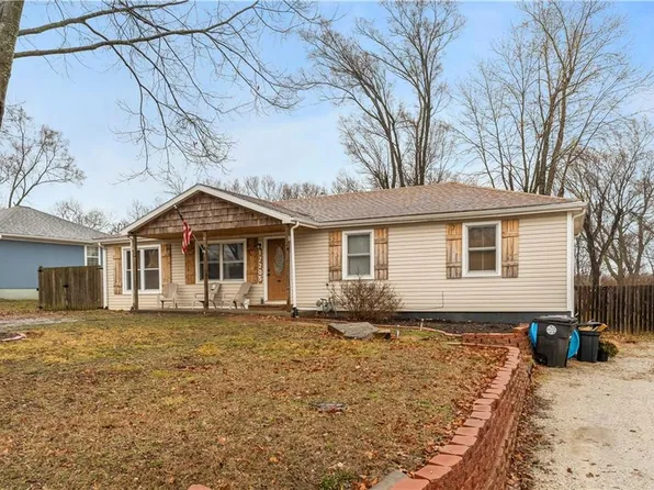 17205 Cerrito Dr, Belton, MO 64012