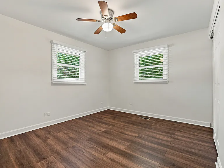 924 Bradford Ln — Photo 21