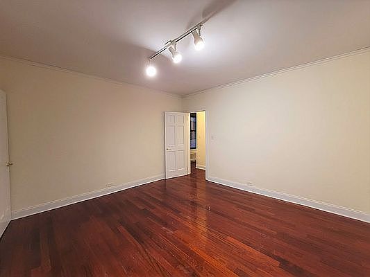 4th image of 251 W 81st St #3X