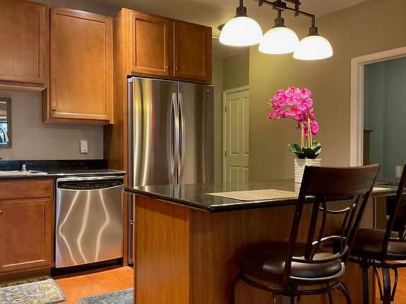 4th image of 1950 N Logan St APT 913