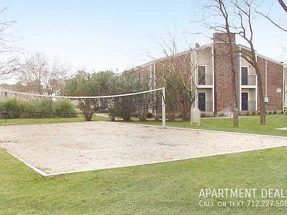 4th image of 17133 Mynor Woods Ln #4412