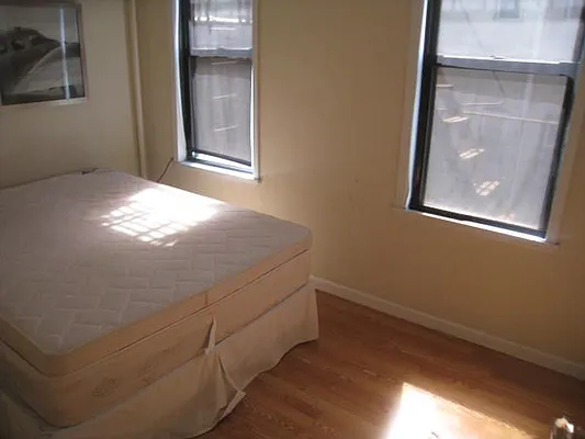 Rented by Alexiou Realty | media 2