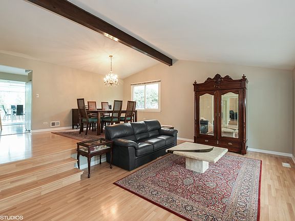 2nd image of 4035 Carousel Dr