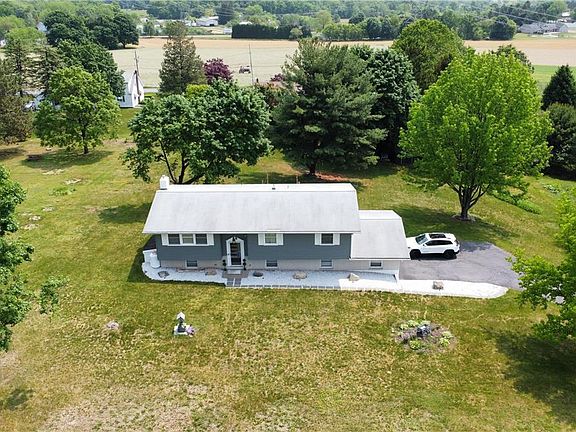 2nd image of 548 Hilldale Dr