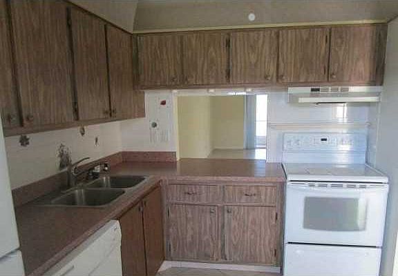 4th image of 105 Lake Gloria Dr