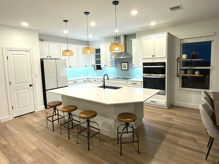 108 Jasmine Ln — Photo 4