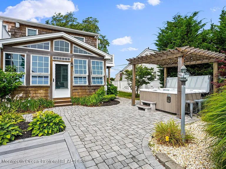 212 Helm Rd — Photo 41
