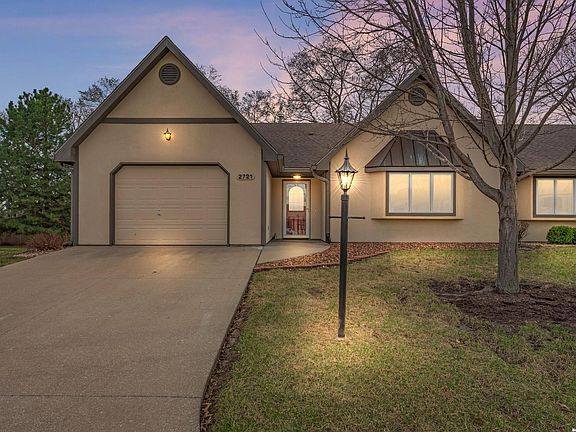 3rd image of 2721 Chipperfield Rd