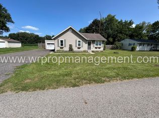 1032 Howard Dr, Temperance, MI 48182