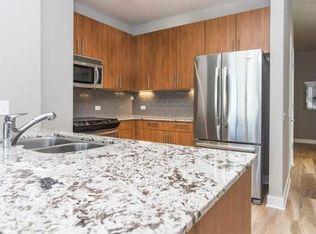 400 N State St #102, Chicago, IL 60654
