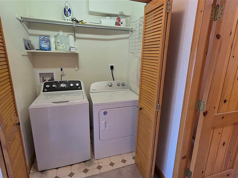 53 Skyline Dr — Photo 16