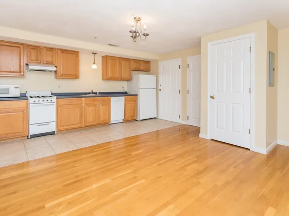 10 Middle Street Ct APT 7, Waltham, MA 02451