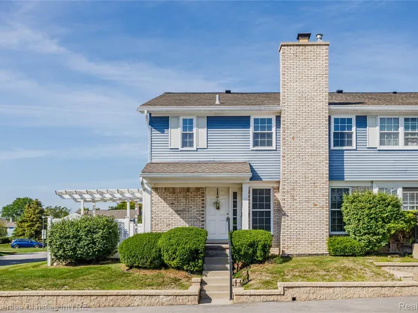 42127 Gladwin St, Northville, MI 48167