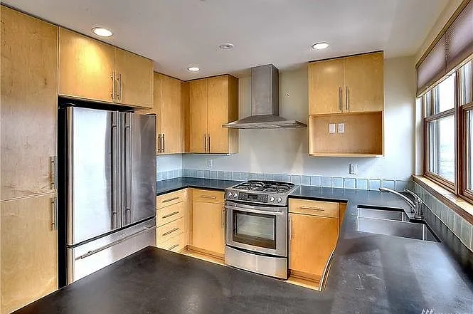 416 6th Ave — Photo 10