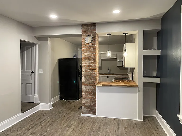 3940 Washington Ave — Photo 1