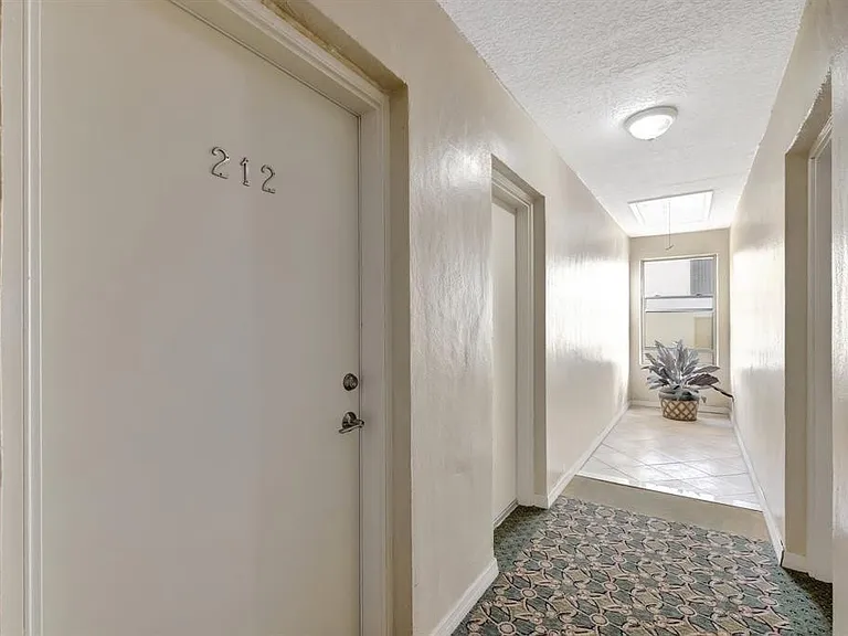 2400 NE 33rd Ave #212 — Photo 23