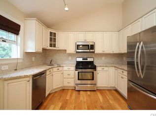 164 Barnhill Rd, Fairfield, CT 06825