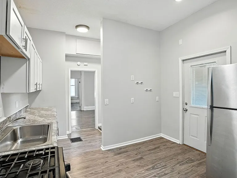 325 Kirkwood Blvd — Photo 11