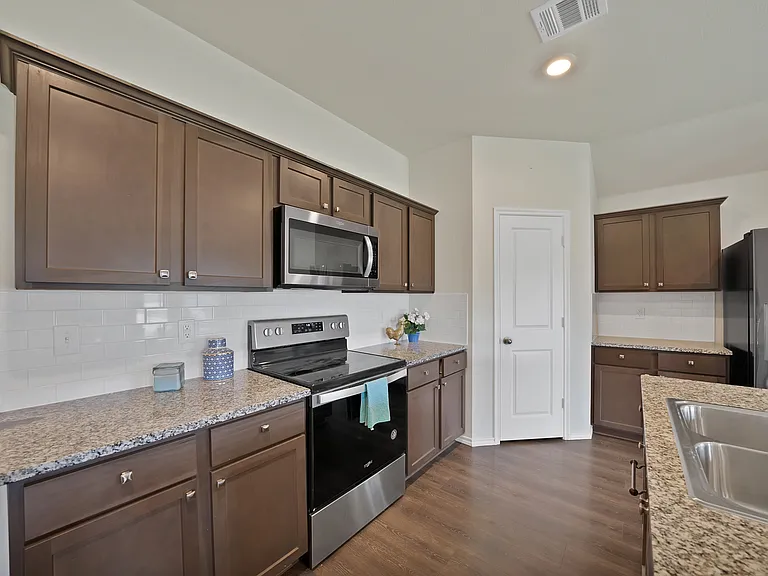 1311 Emi Kate Ln — Photo 45