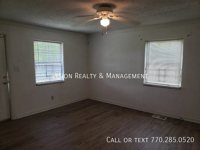 1070 Ollie Cir NW — Photo 8