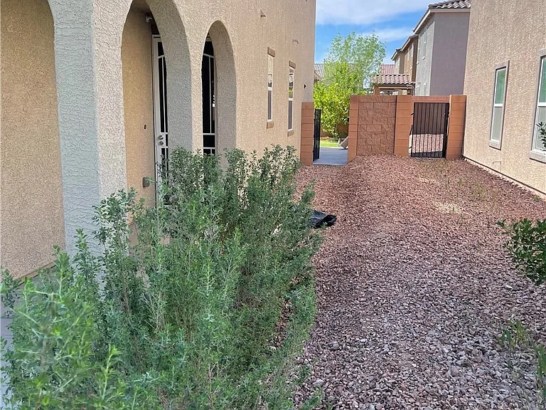 9325 Keystone Ridge Ave — Photo 13