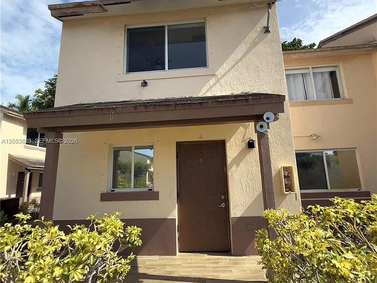 14010 NE 3rd Ct #1 — Photo 2