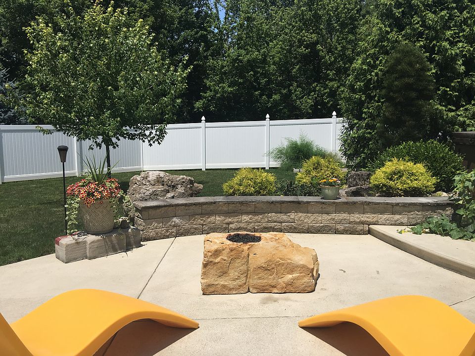 1st image of 135 Sycamore Wood Ln