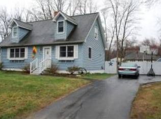 89 Spruce Ln, Dover, NH 03820